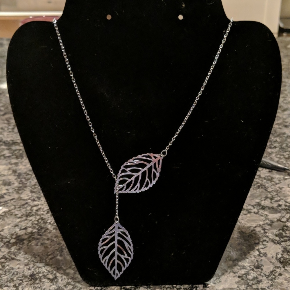 Two Leaf Pendants Necklace Chain multi layer - Picture 2 of 2